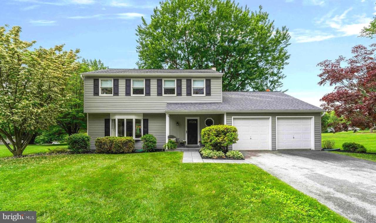 125 Christine Drive - Photo 1