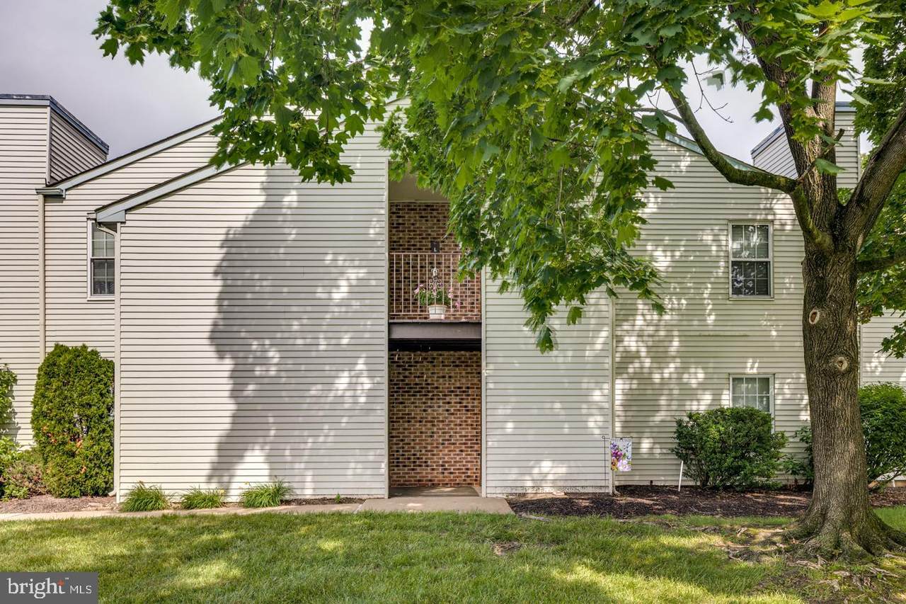 9 Village Court - Photo 1