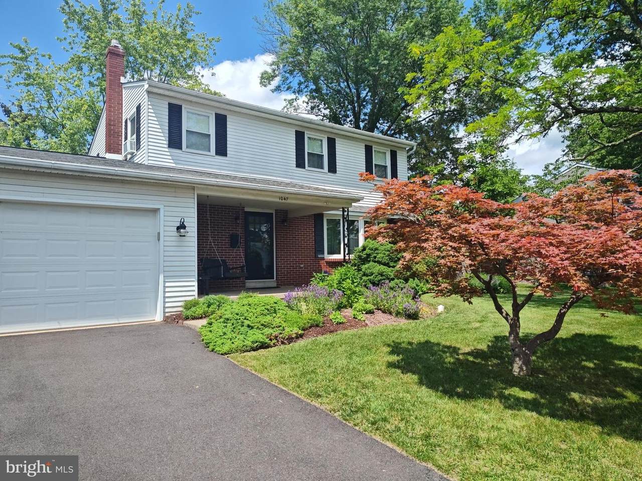 1047 Brookfield Circle - Photo 1