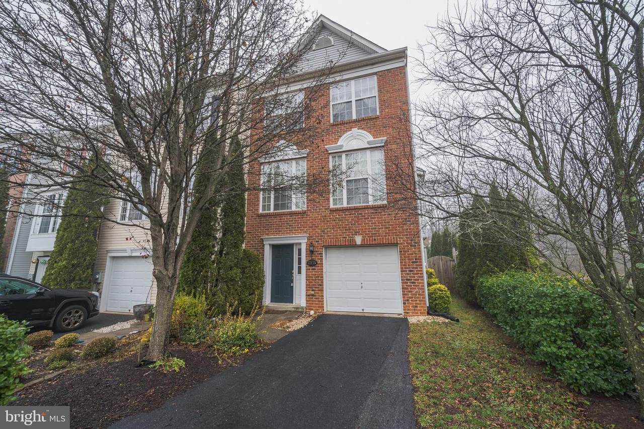 2574 Carrington Way - Photo 1