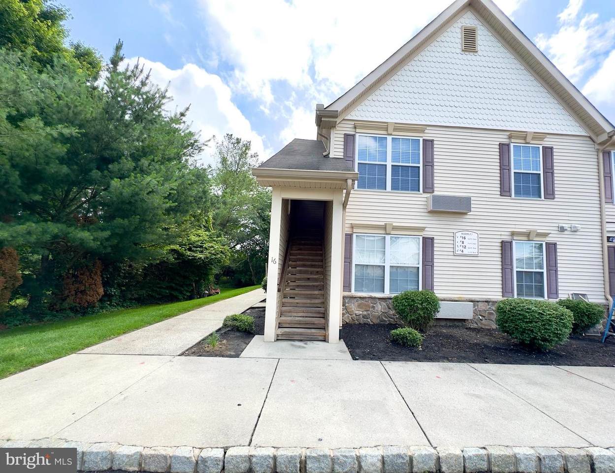 16 Sequoia Drive - Photo 1