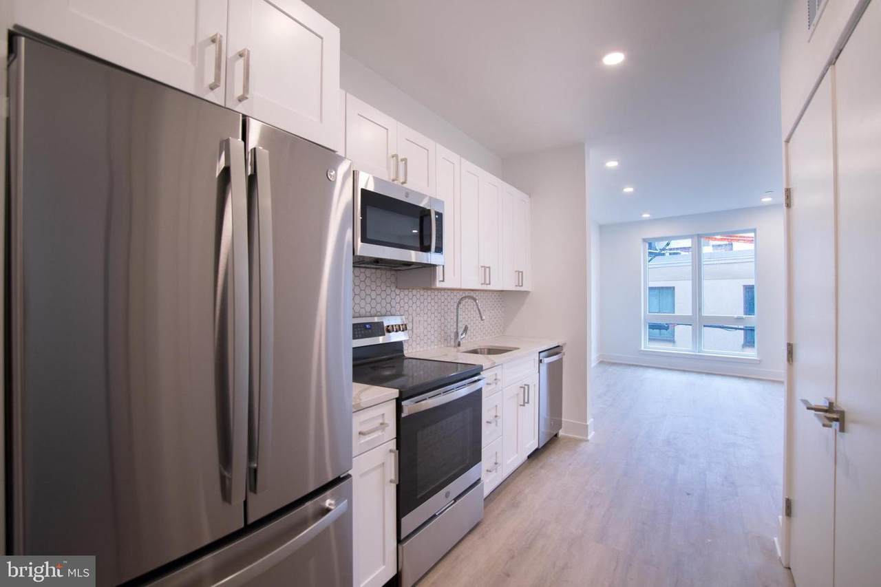 1325 Lee Street - Photo 1
