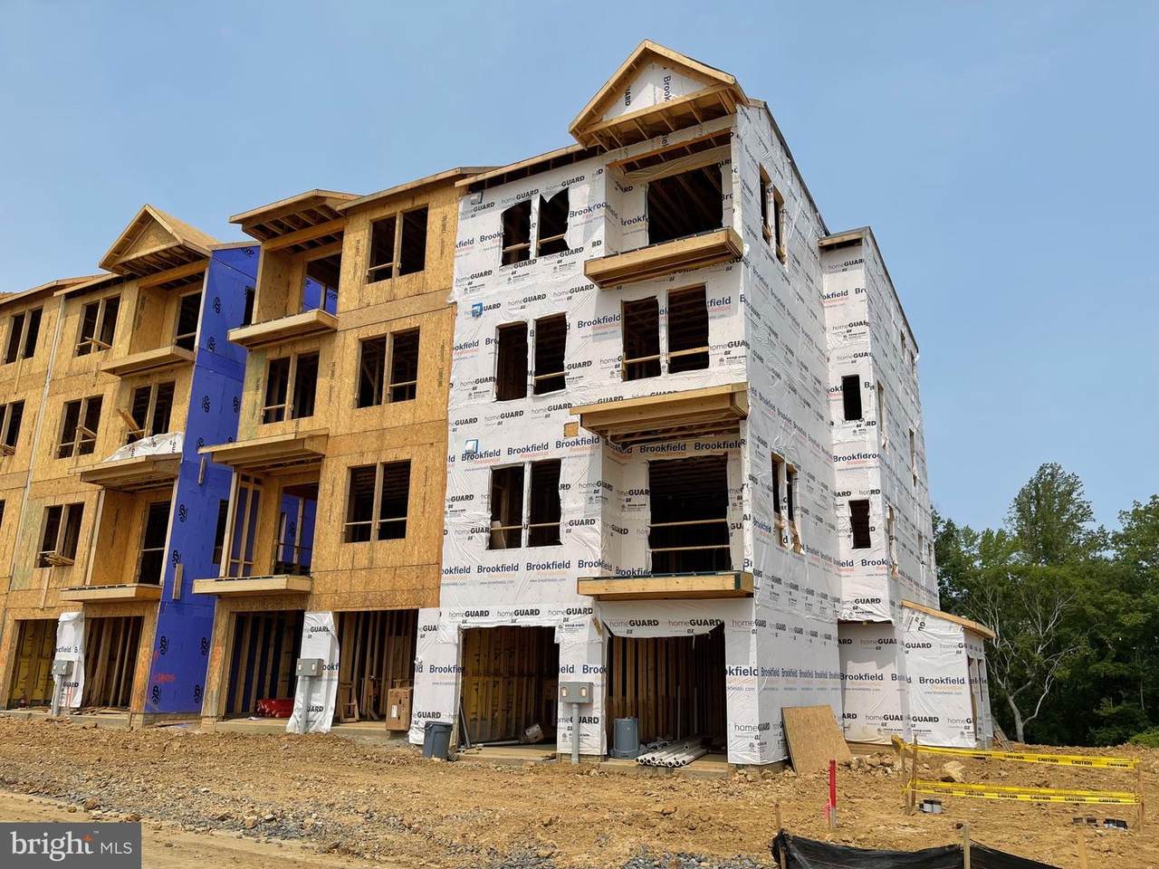 242 Violet Way - Photo 1