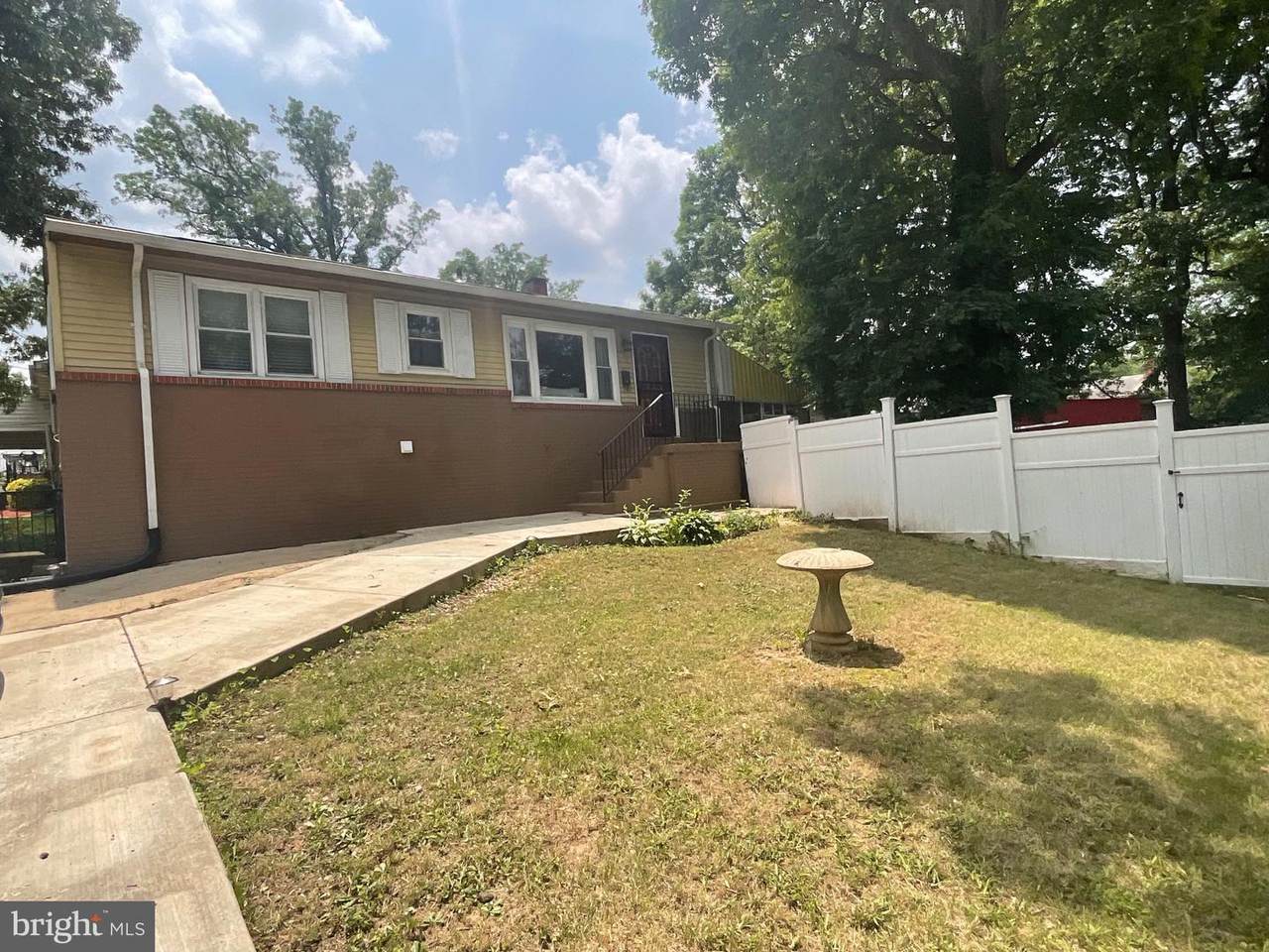 2116 Columbia Avenue - Photo 1