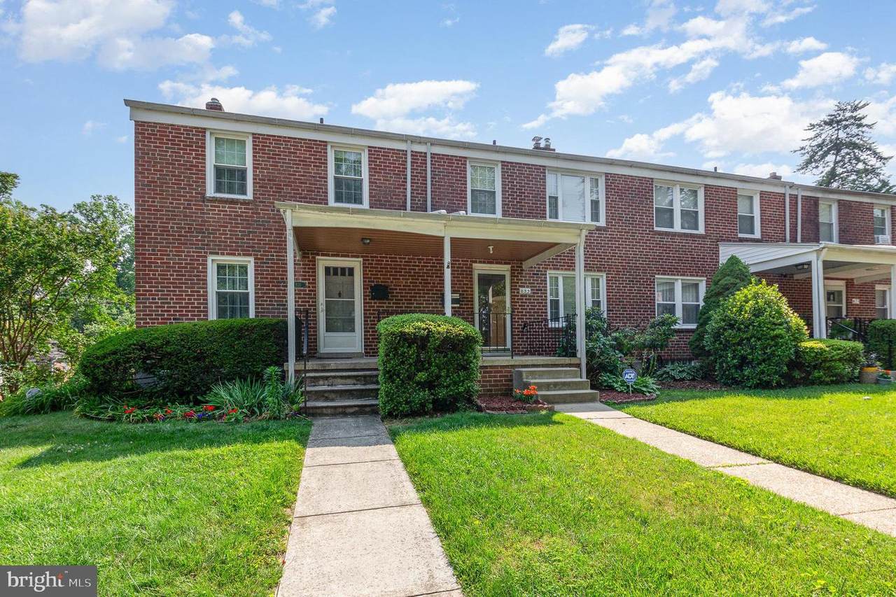 833 Evesham Avenue - Photo 1