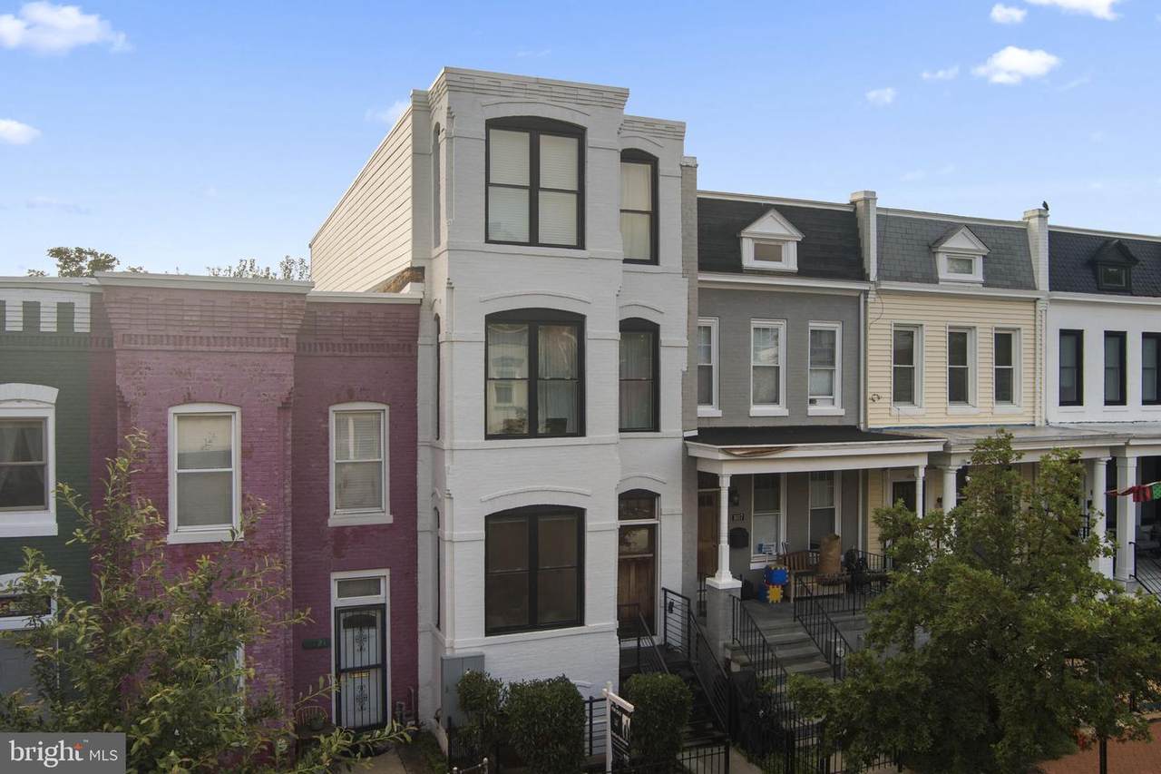 1019 4TH Street - Photo 1