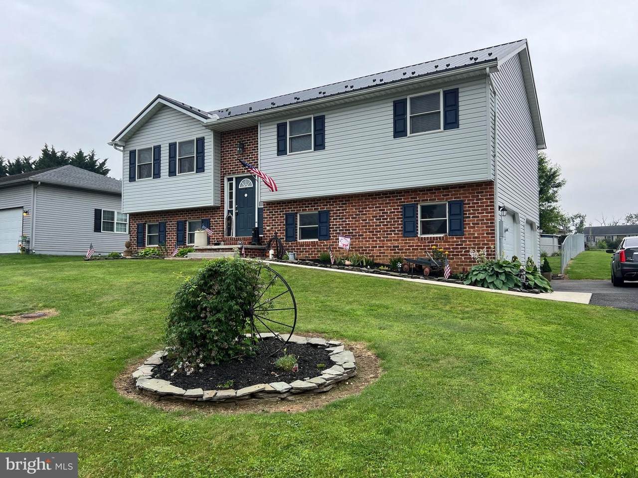 10474 Mapleton Road - Photo 1
