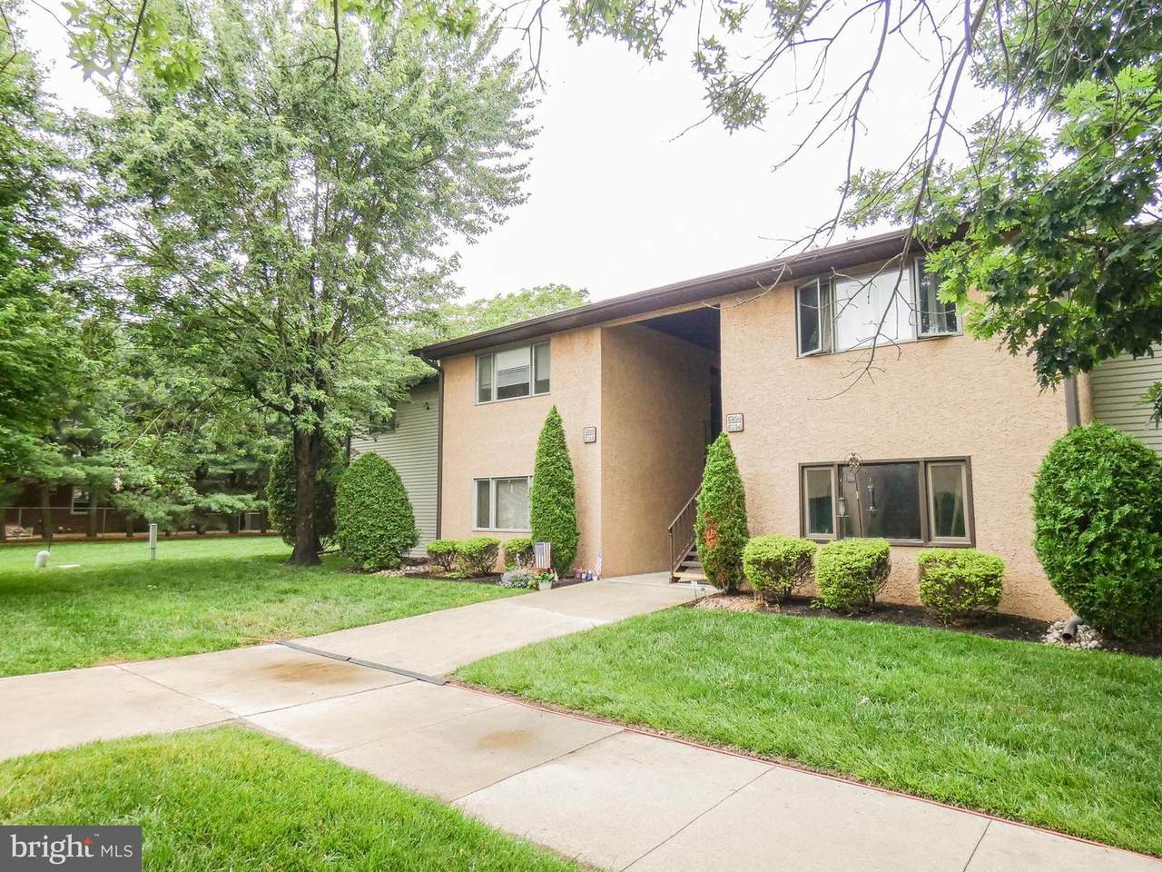 445 Locust Avenue - Photo 1