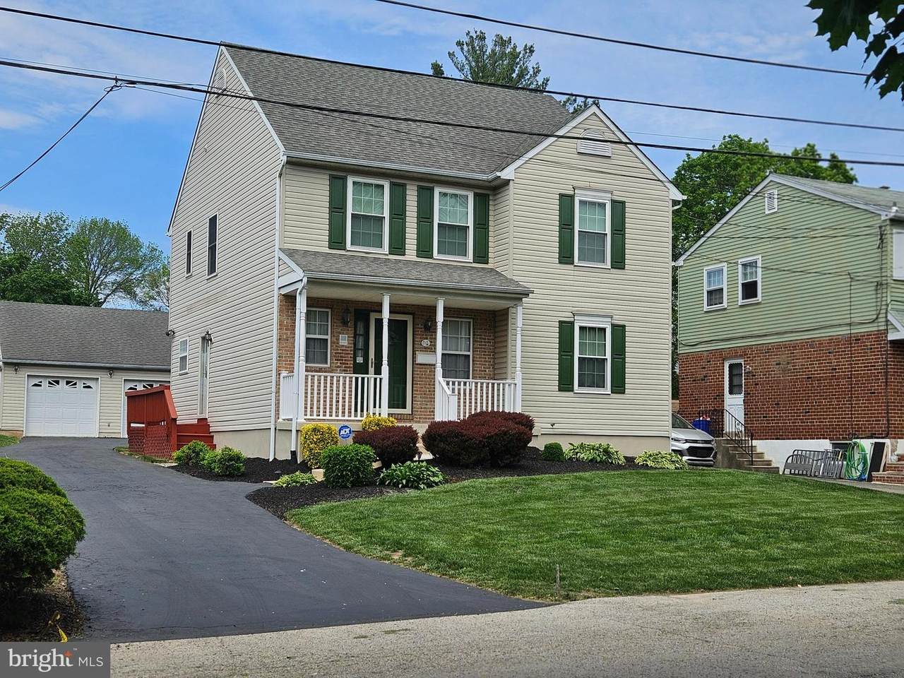 1119 Secane Road - Photo 1