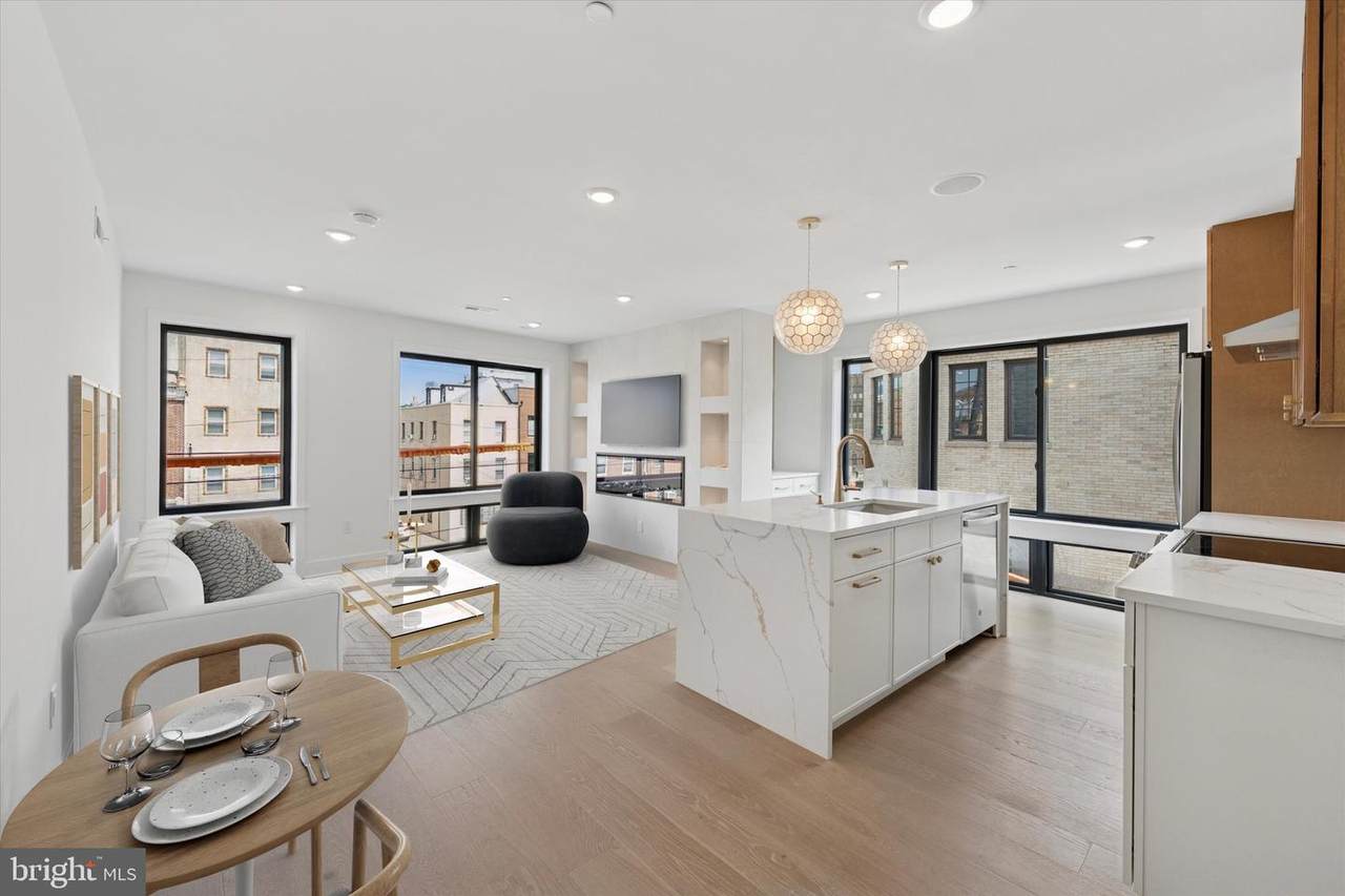 919 11TH Street - Photo 1