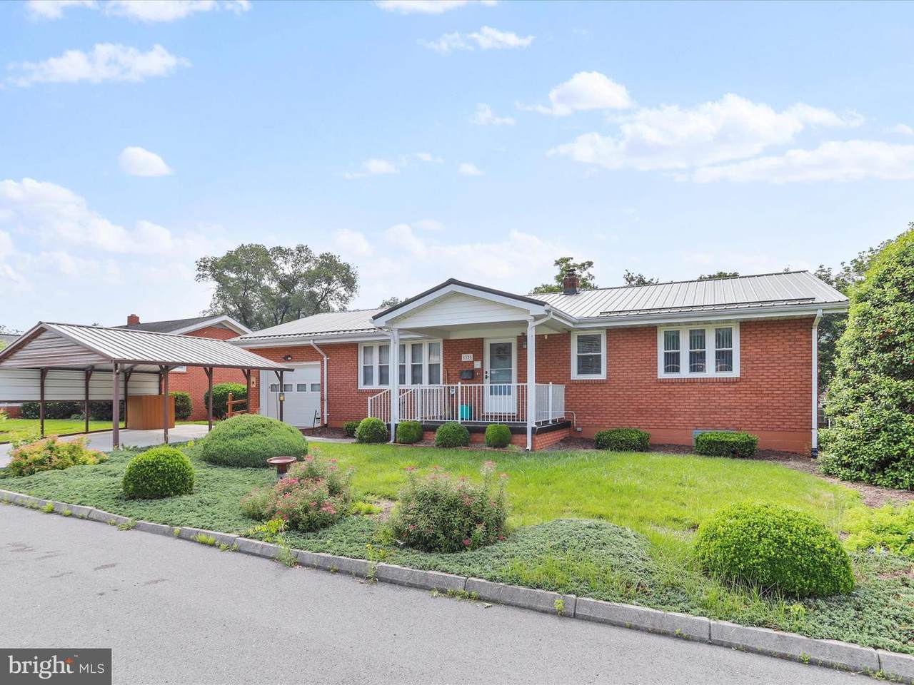 1325 Lynmar Street - Photo 1