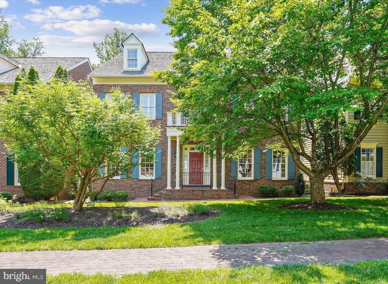 9858 Palace Green Way - Photo 1