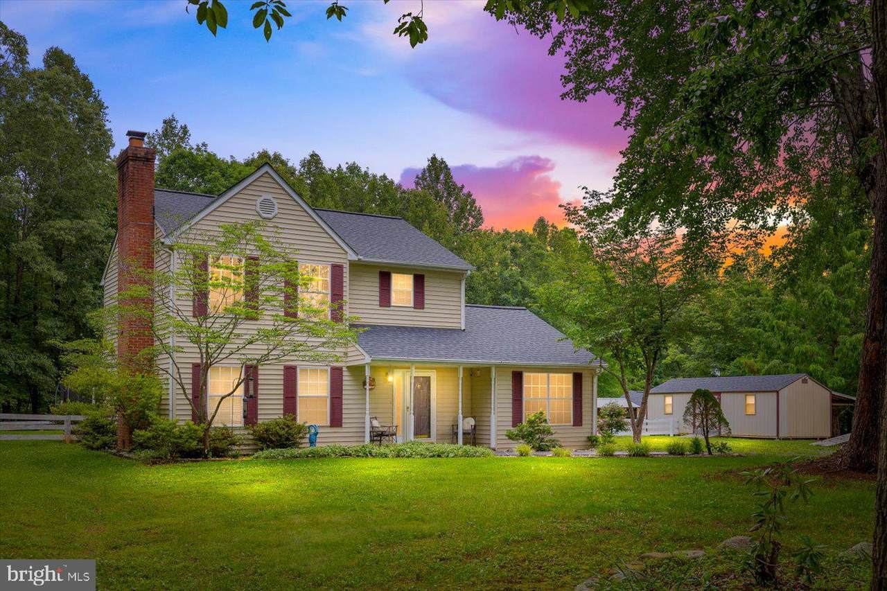 319 Fox Hunters Lane - Photo 1