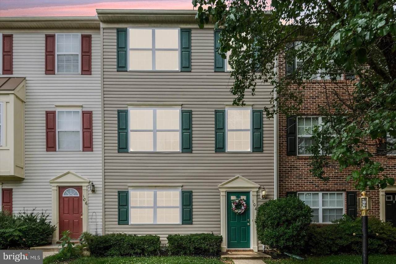 104 Regina Lane - Photo 1