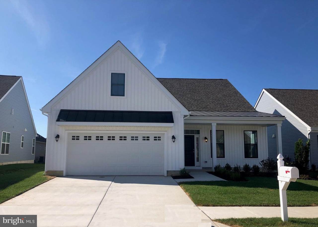 126 Fairmont Lane - Photo 1