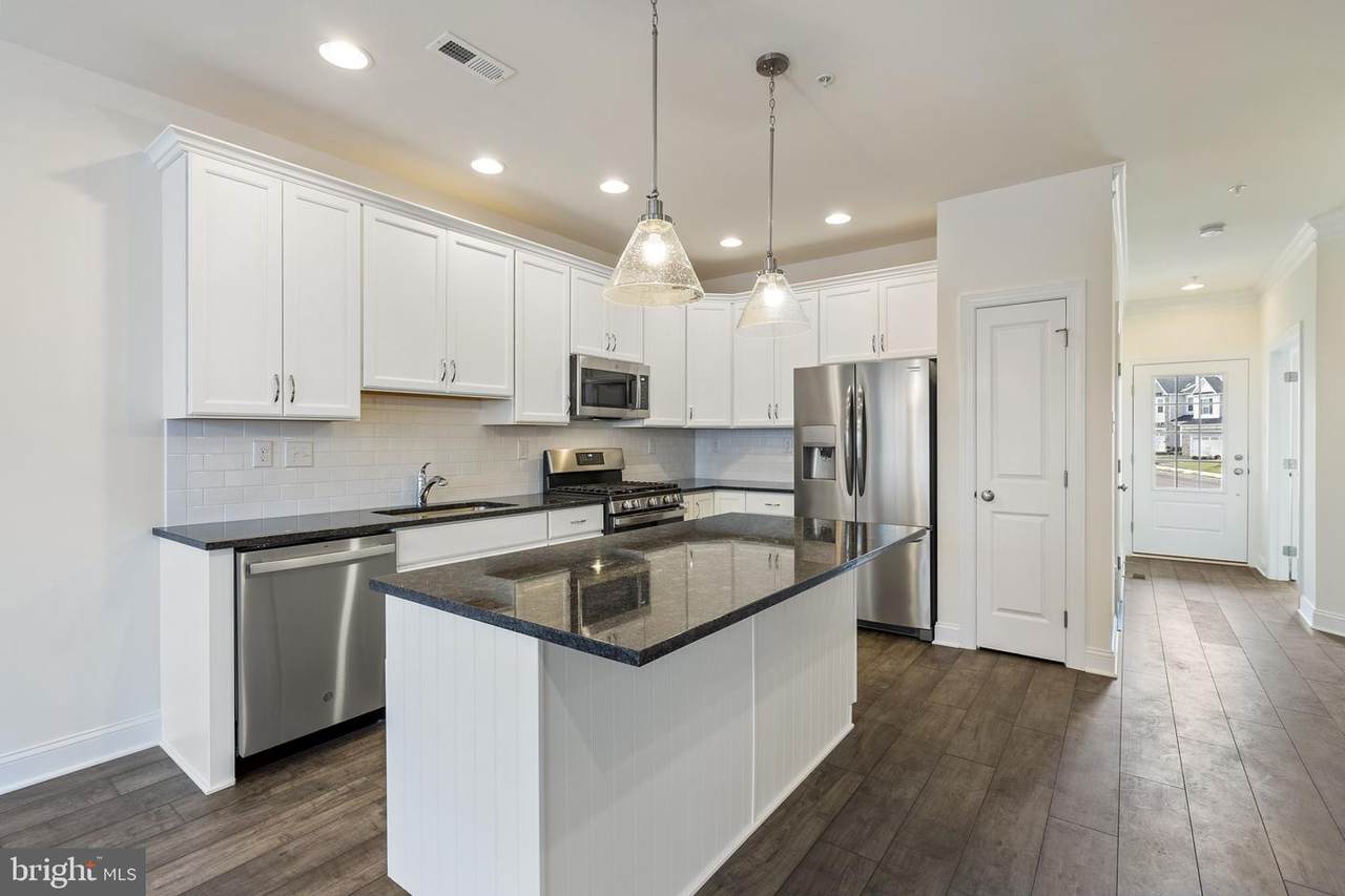 146 Woodwinds Drive - Photo 1