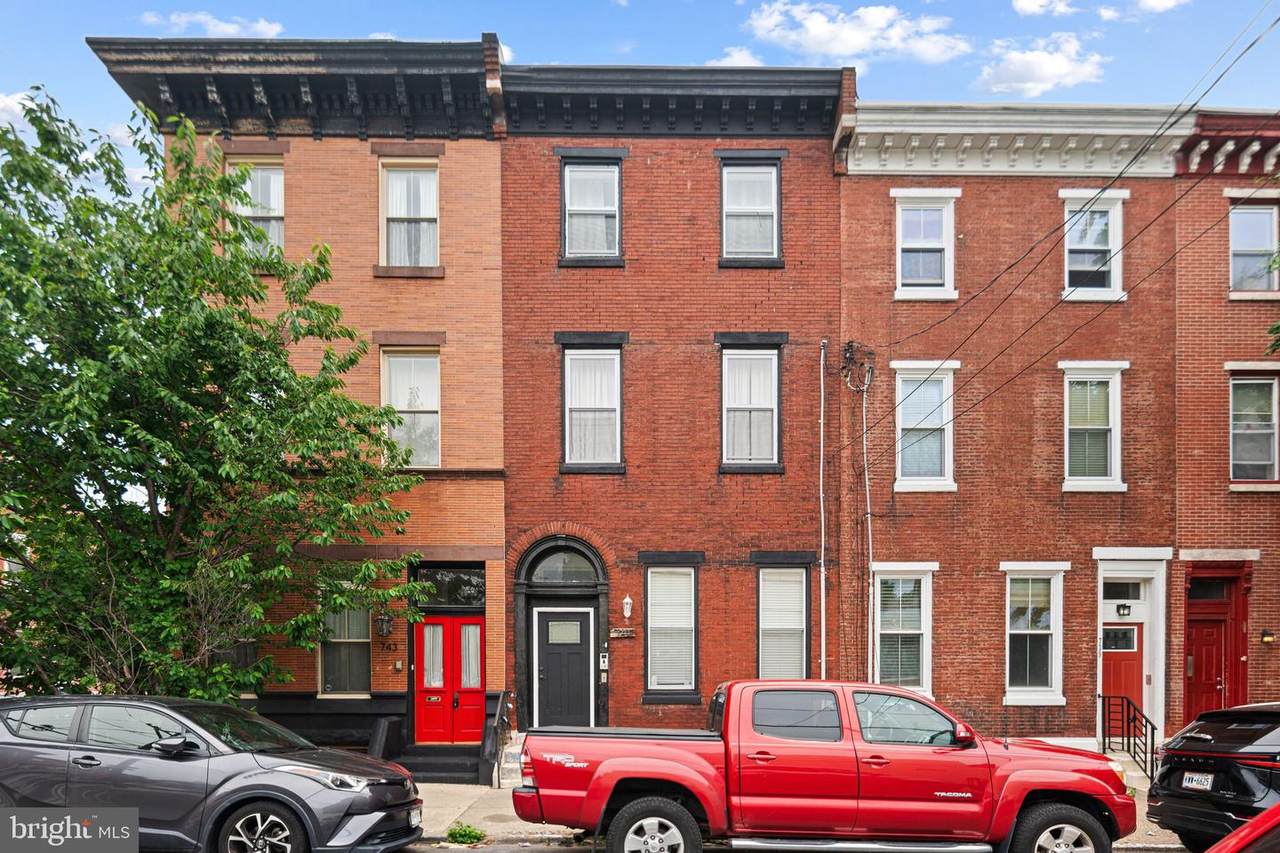 741 17TH Street - Photo 1