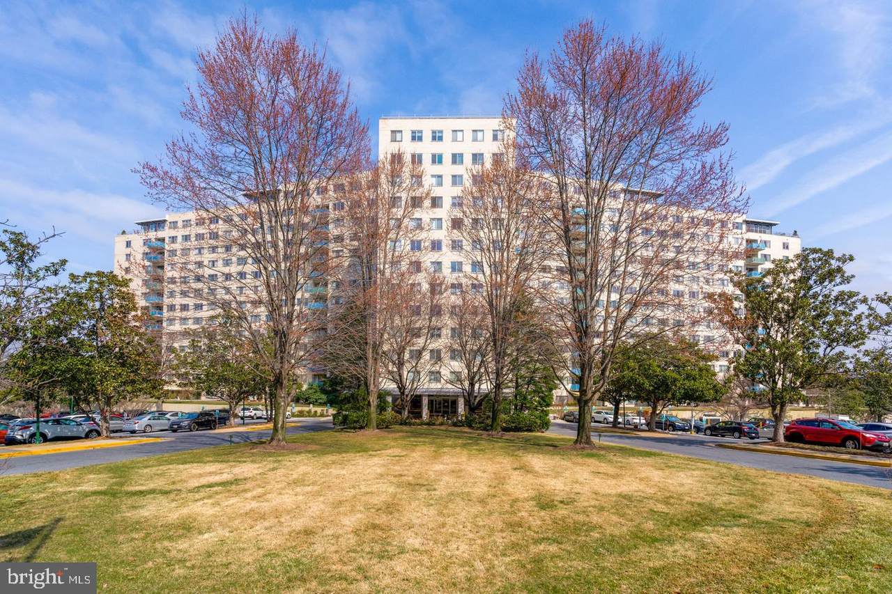 10201 Grosvenor Place - Photo 1