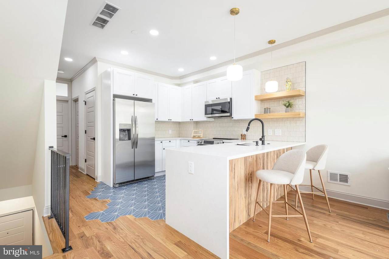 3116 Clifford Street - Photo 1