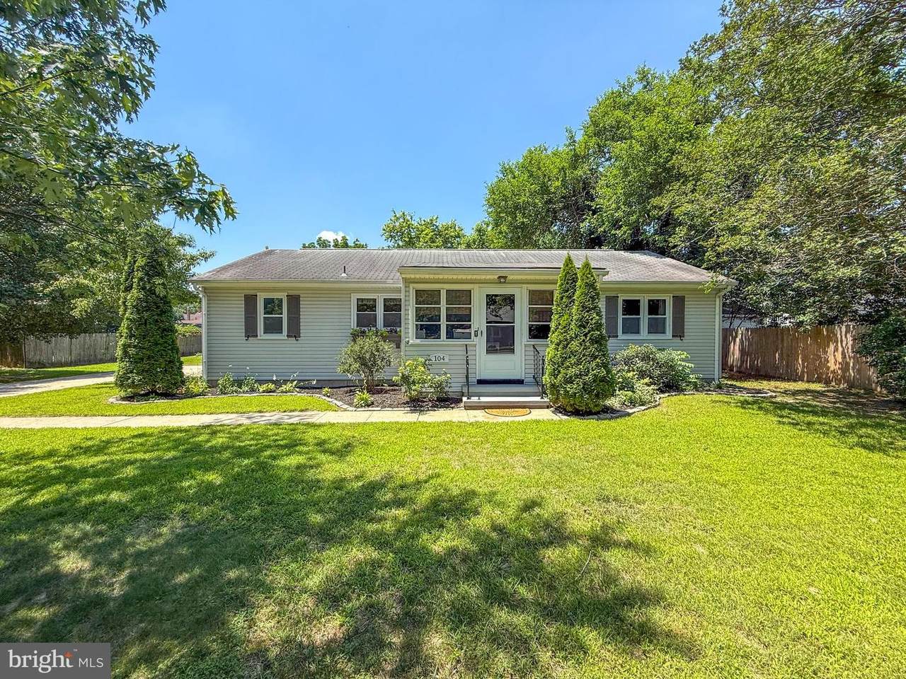 104 8TH Street - Photo 1