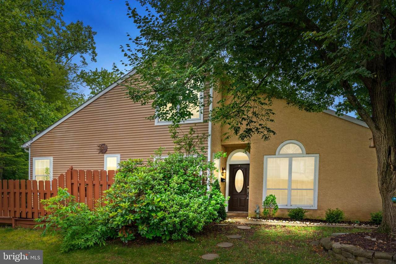2109 Sturbridge Comn - Photo 1