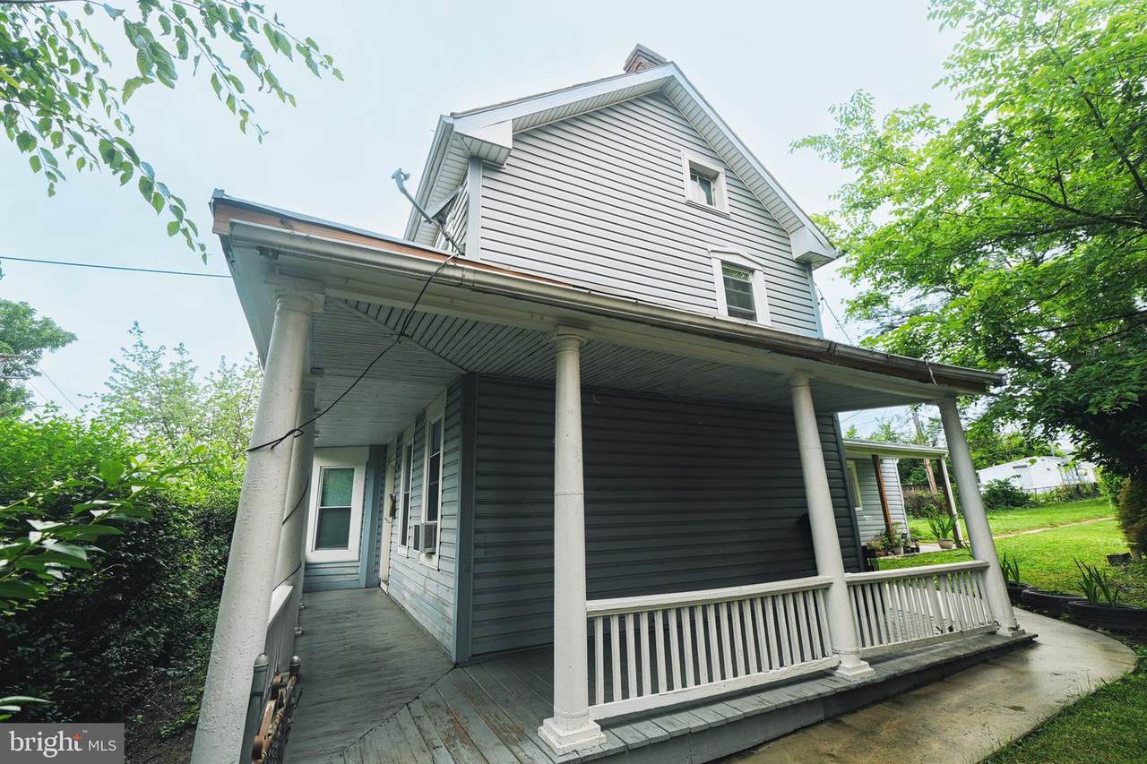 738 Washington Street - Photo 1