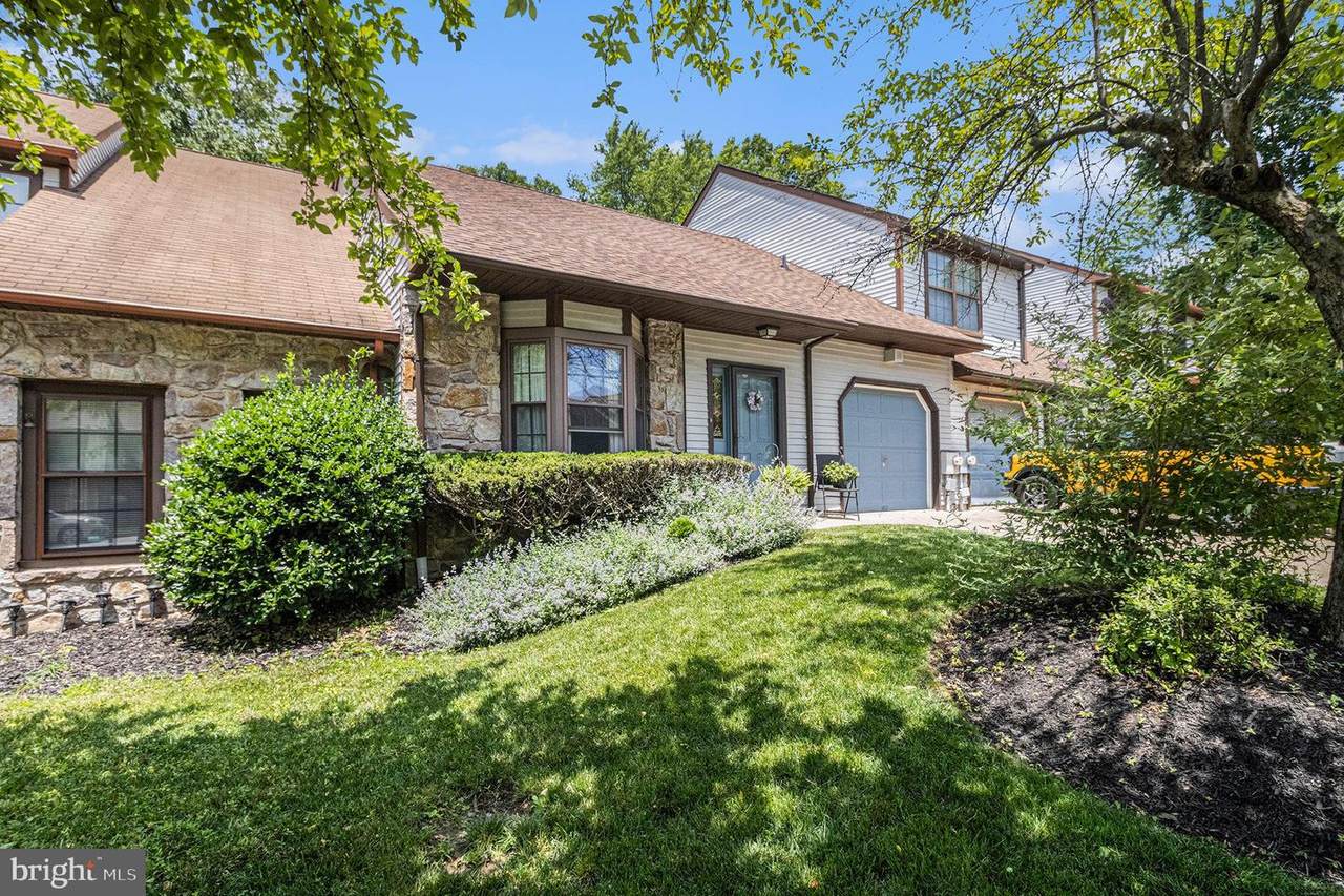 8555 Trumbauer Drive - Photo 1