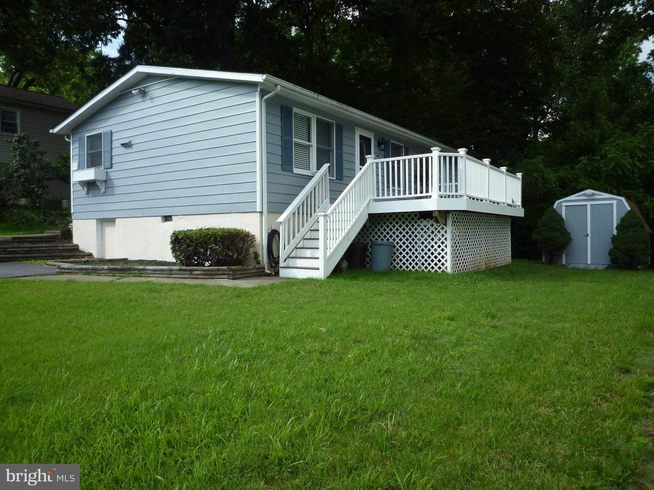 15 University Avenue - Photo 1