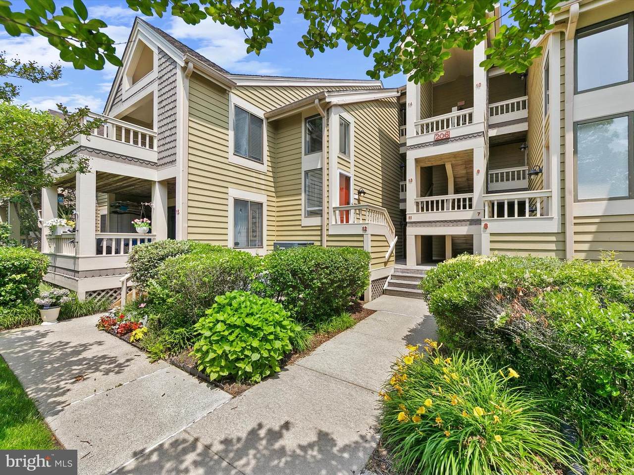 206 Heron Drive - Photo 1