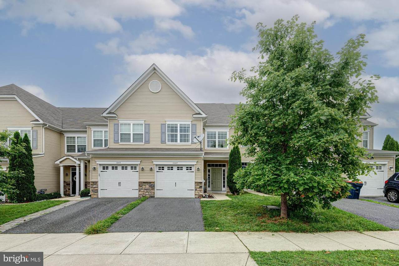1047 Sherbourne Road - Photo 1