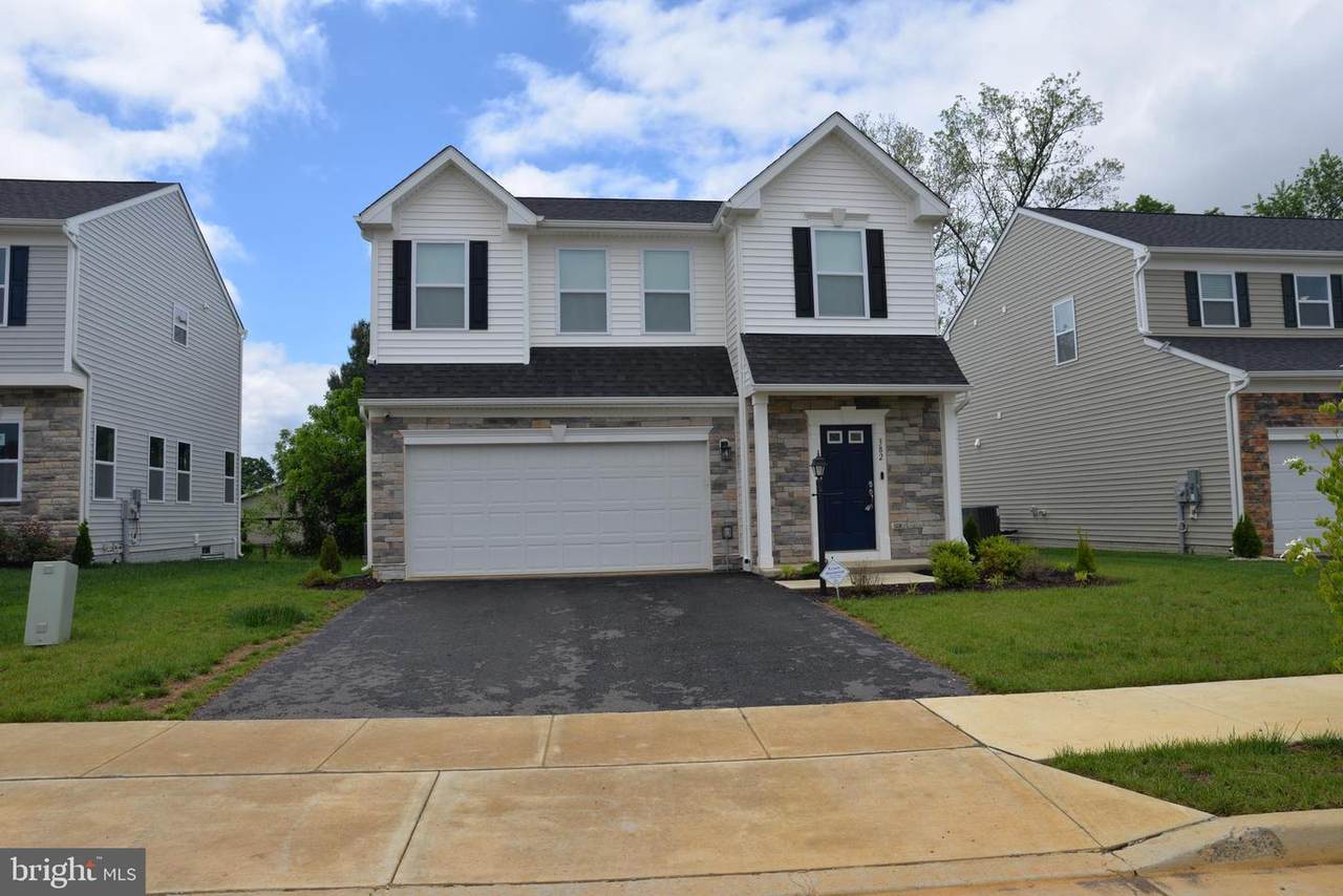 382 Freeman St - Photo 1