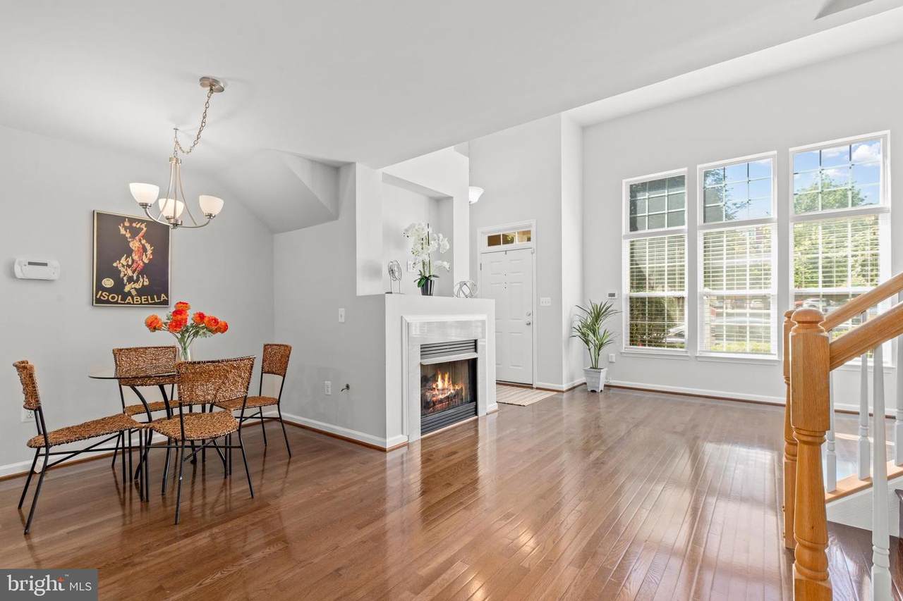 5123 Donovan Drive - Photo 1