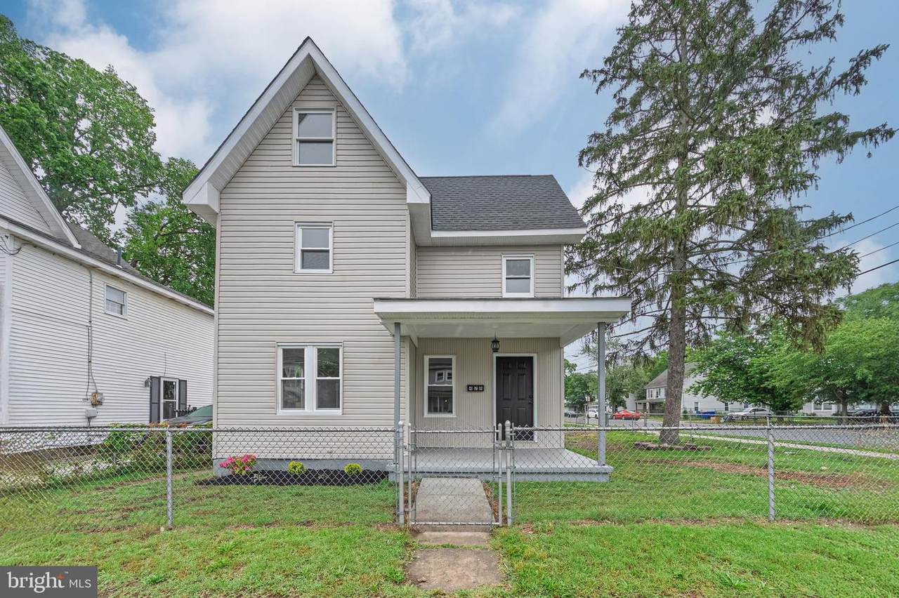 428 E Oak Street - Photo 1