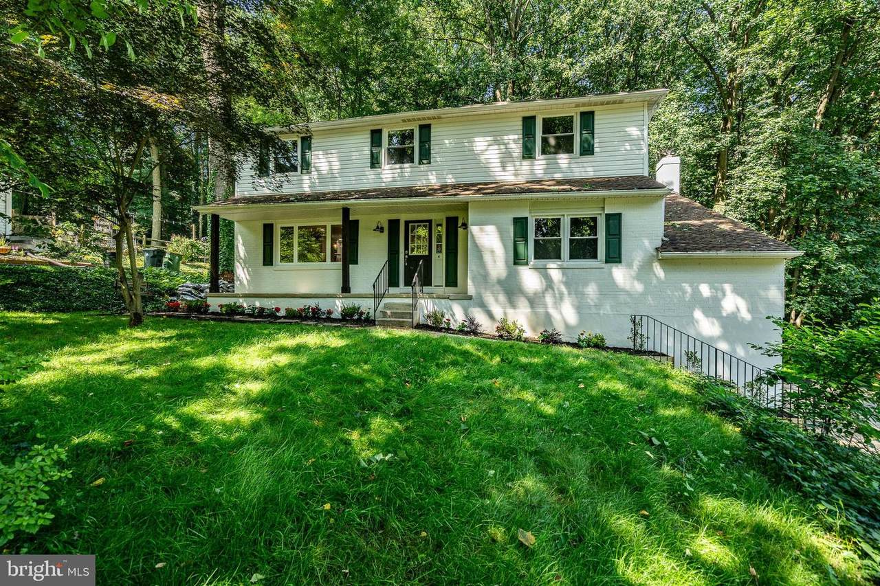 4 Blue Jay Drive - Photo 1