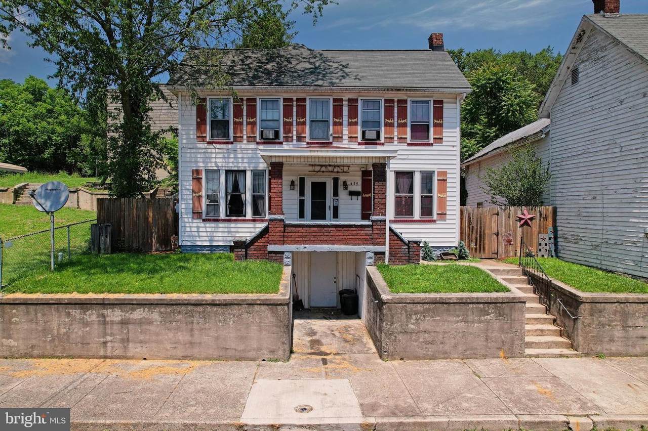 439 Columbia Street - Photo 1