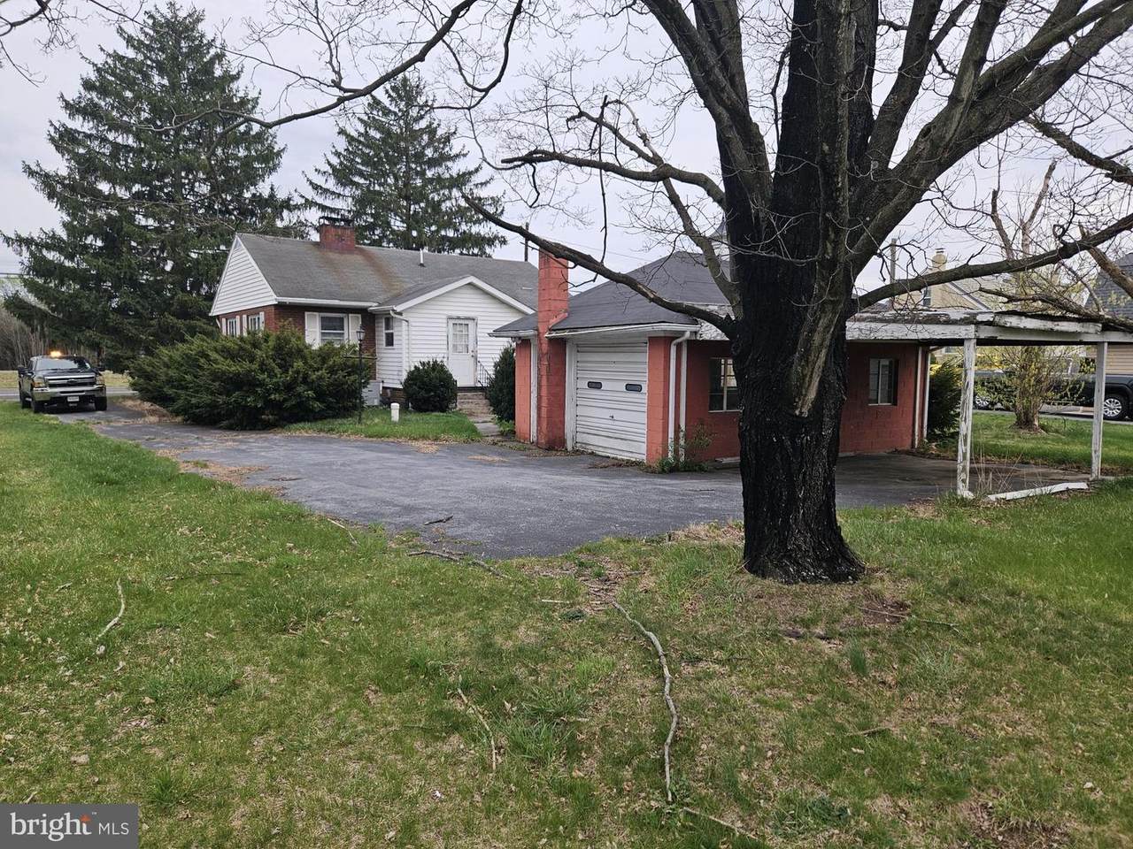 2304 Front Royal Pike - Photo 1