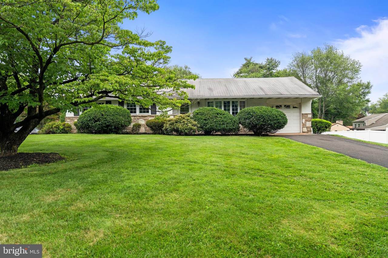298 Davisville Road - Photo 1