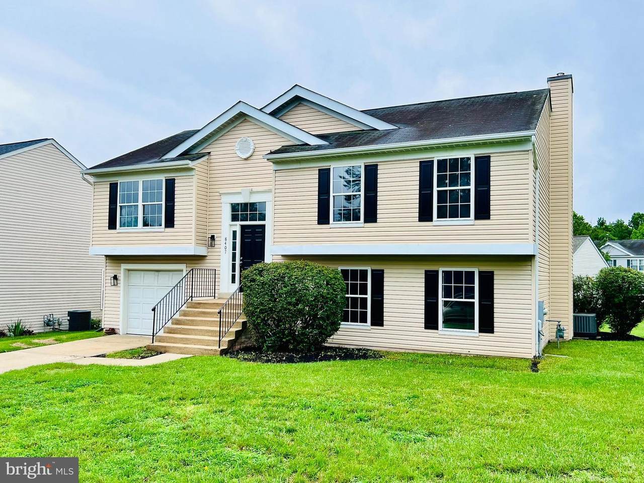 8407 Lenaskin Lane - Photo 1