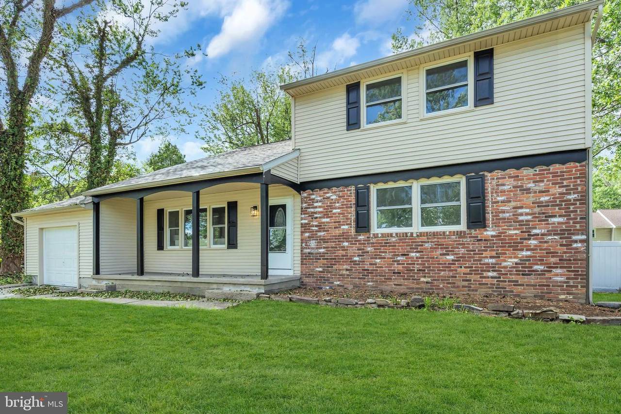 125 Walt Whitman Boulevard - Photo 1