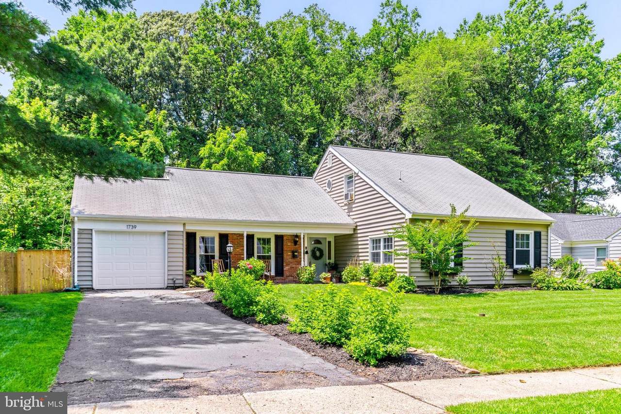 1739 Mayfair Place - Photo 1