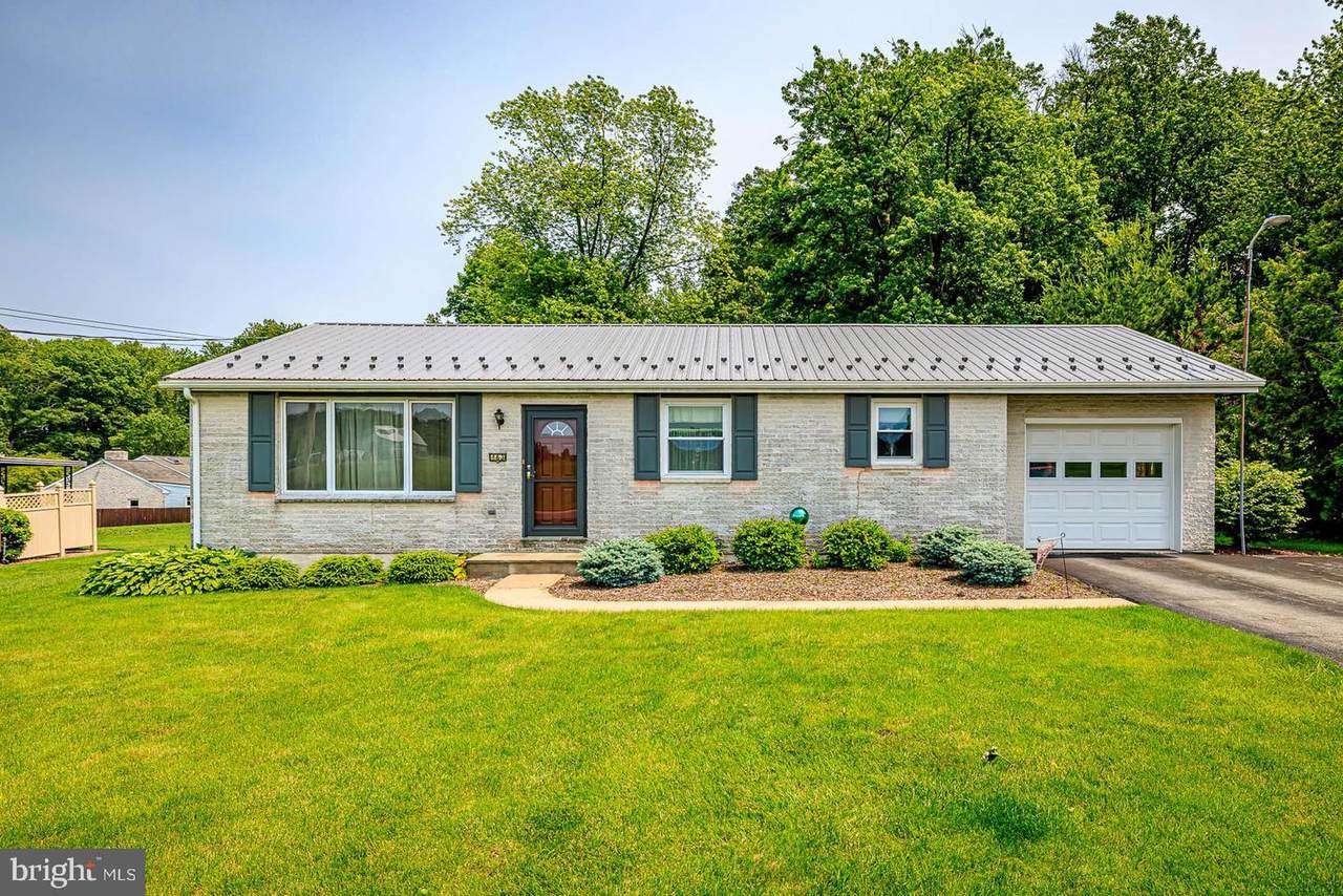 483 Panorama Drive - Photo 1