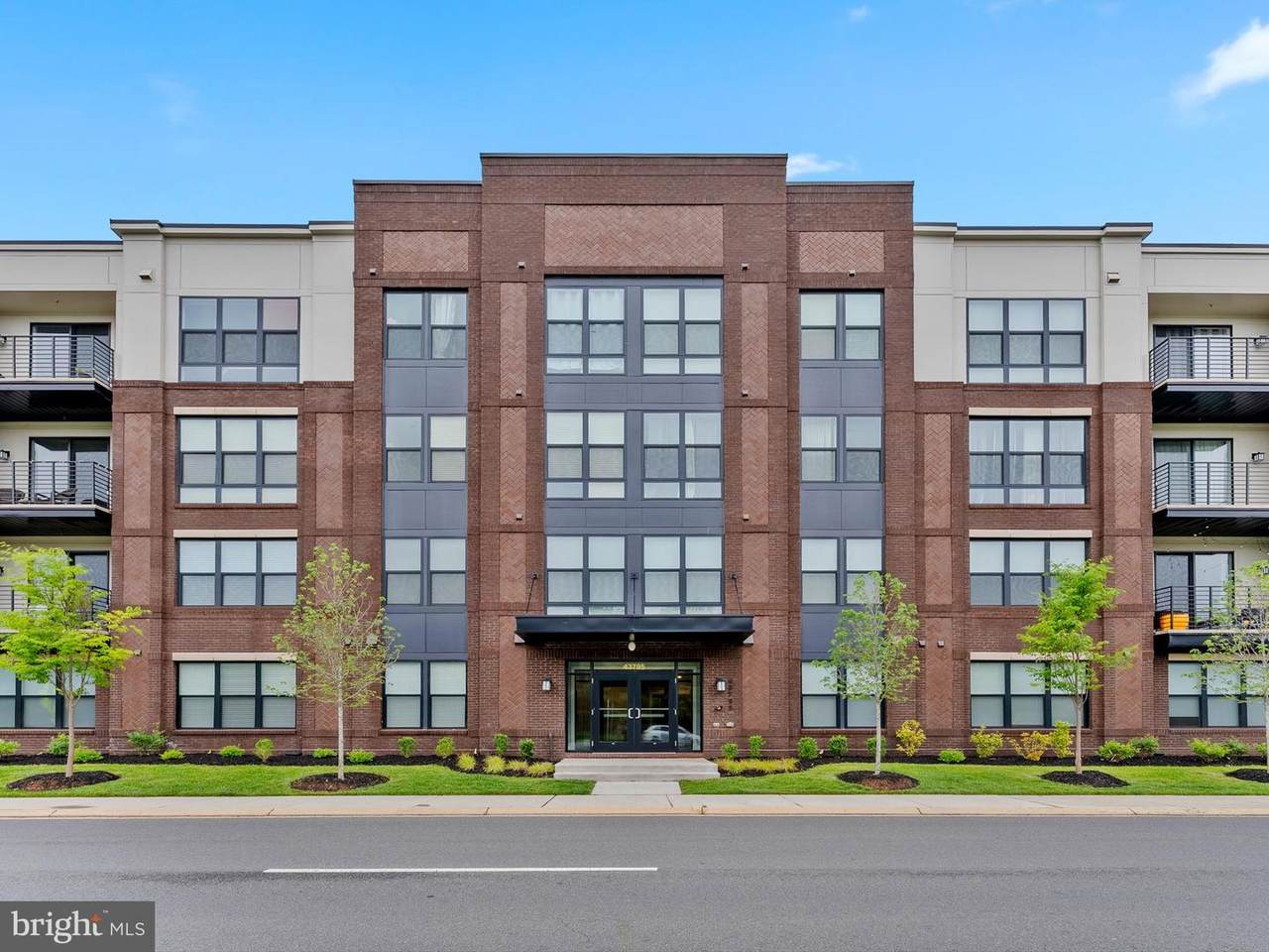 43795 Transit Square - Photo 1