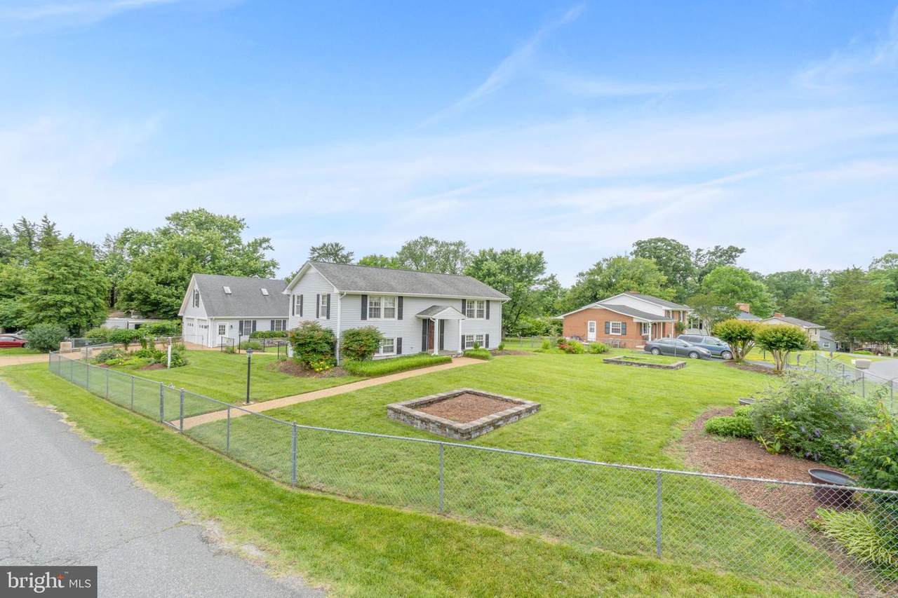 101 Deerwood Road - Photo 1