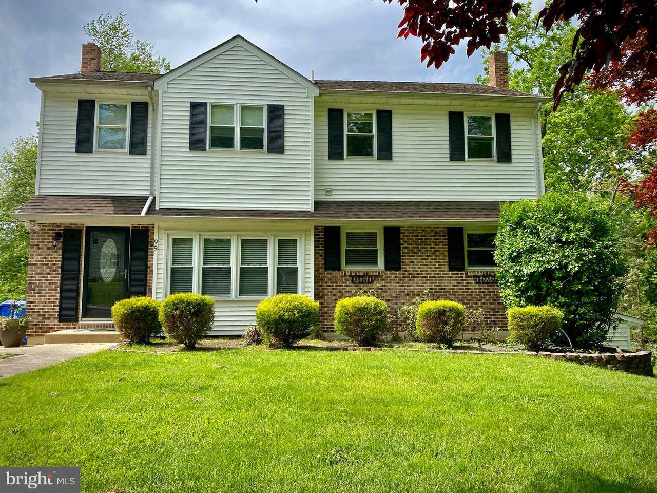99 Ivy Avenue - Photo 1