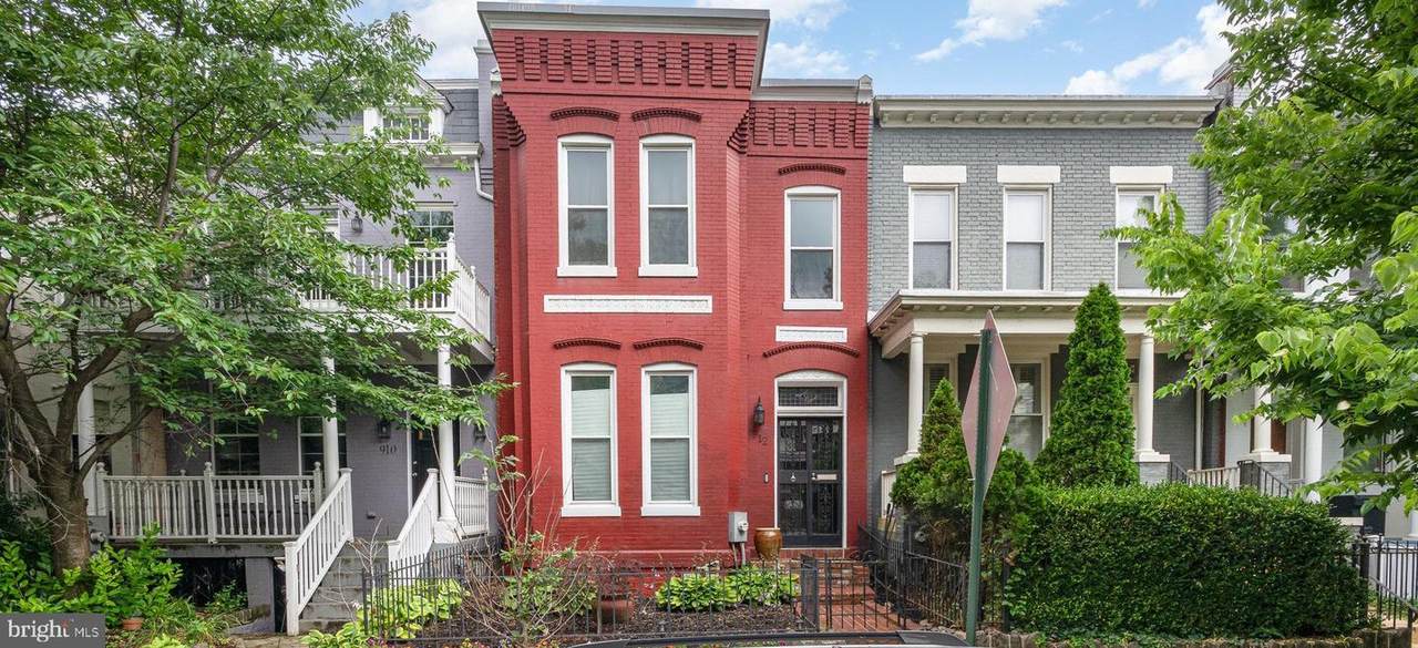 912 7TH Street - Photo 1