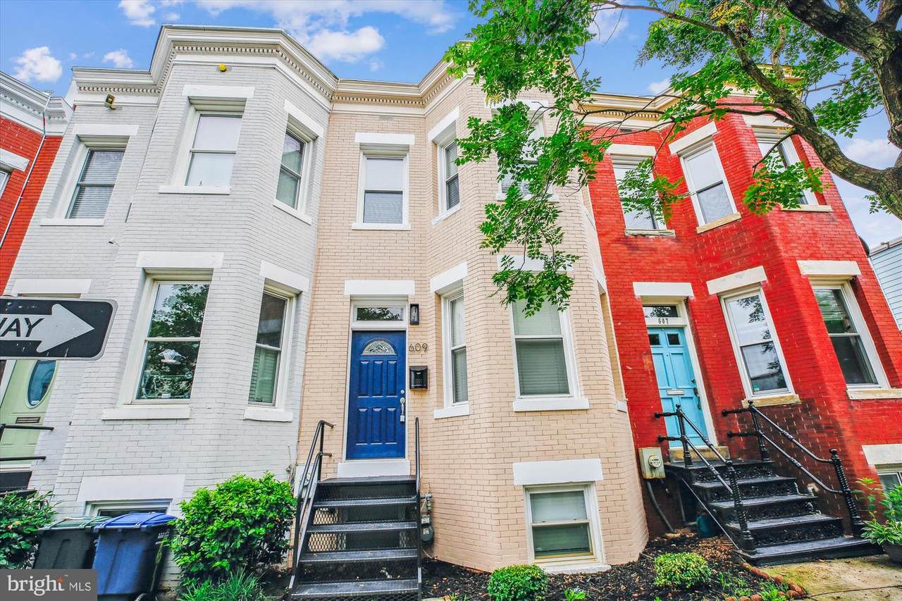 609 Elliott Street - Photo 1