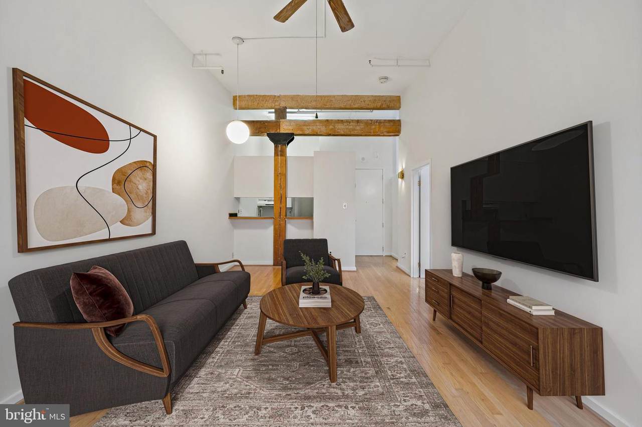 1010 Race Street - Photo 1