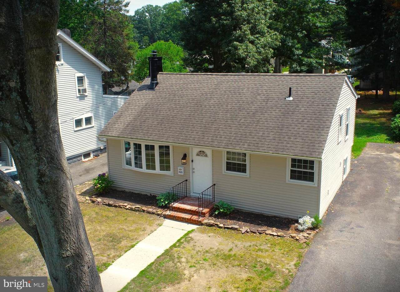225 Lexington Avenue - Photo 1