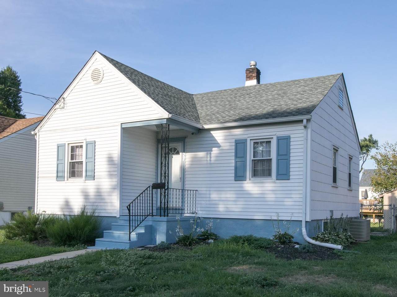 27 Grant Avenue - Photo 1