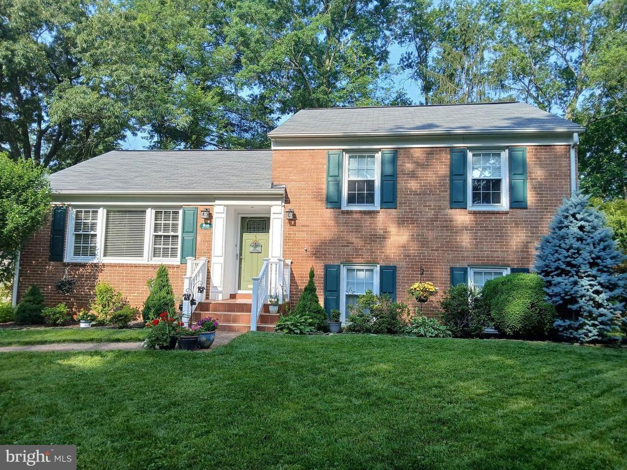 616 Crocus Drive - Photo 1